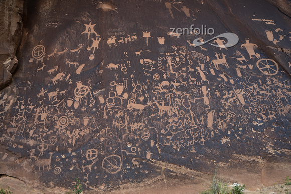 Newspaper Rock; Canyonlands Nat Park