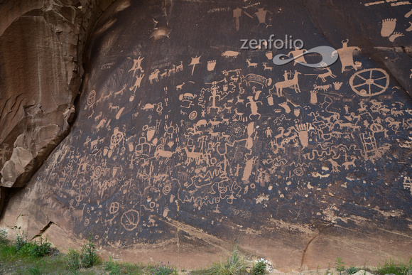 Newspaper Rock; Canyonlands Nat Park